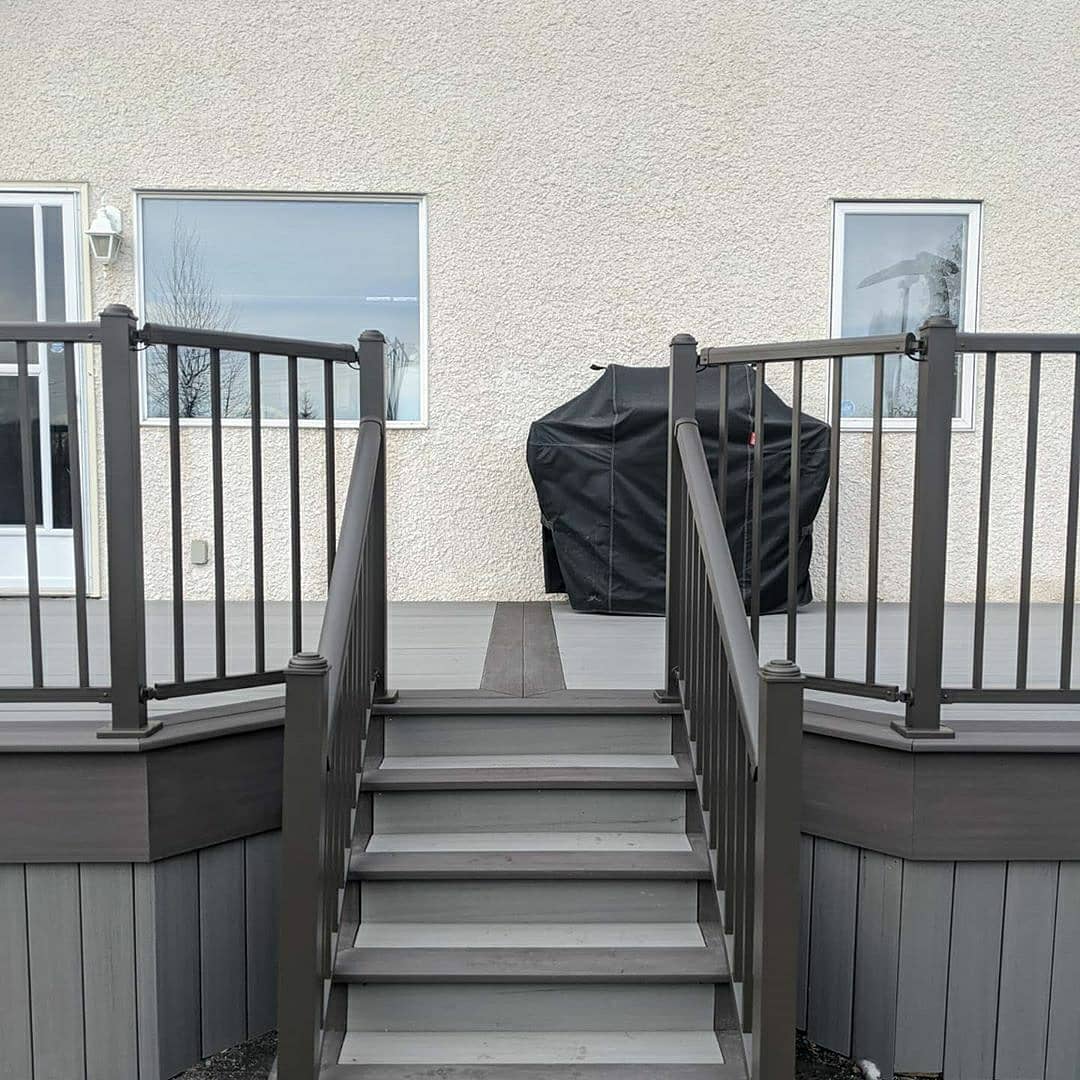 Regal Rail Bronze Aluminum Hand Rail Cap Feature Deck Photo