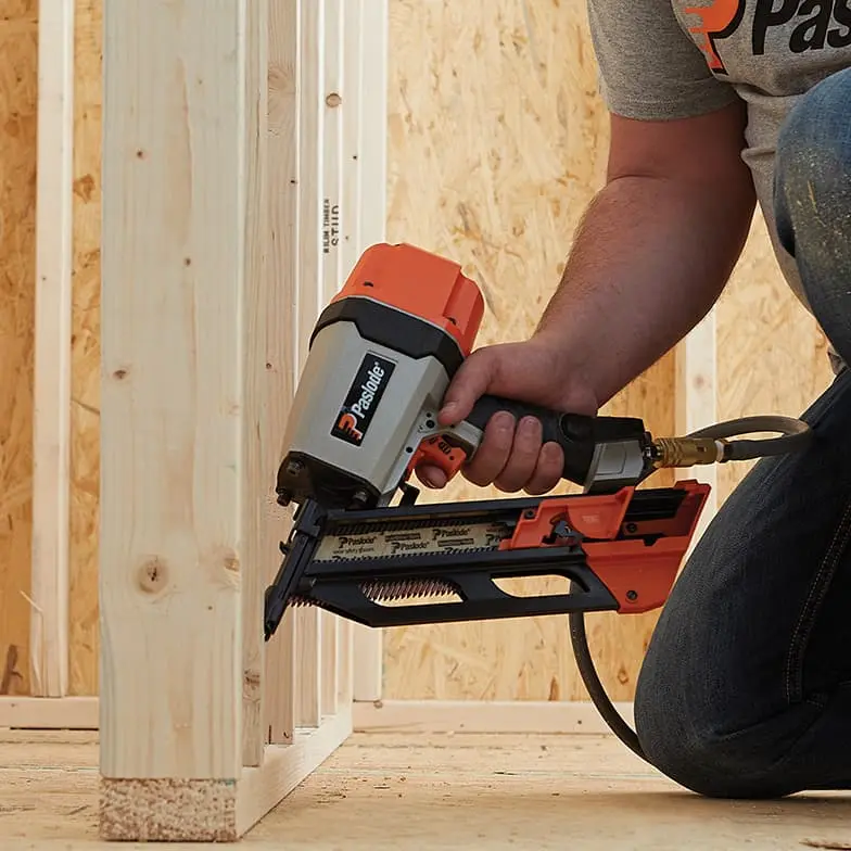 Paslode F325R Pneumatic Compact 30 Degree Offset Clip/Head Framer 2 in. - 3-1/4 in. Framing Nailer (513000/30)