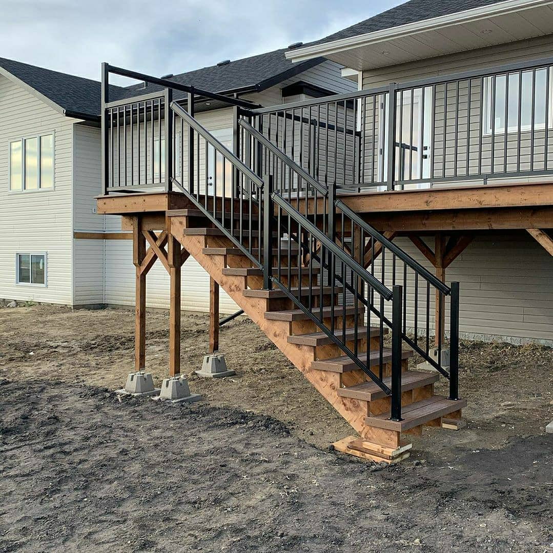 Regal Rail 42" Bronze Aluminum Square/Bottom Stair Post Feature Deck Photo