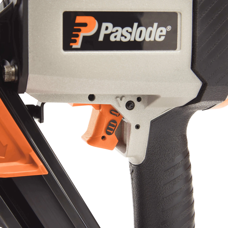Paslode F325R Pneumatic Compact 30 Degree Offset Clip/Head Framer 2 in. - 3-1/4 in. Framing Nailer (513000/30)