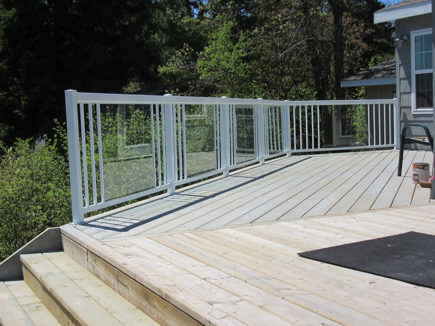 Regal Rail 36" White Aluminum Line Post Feature Deck Photo